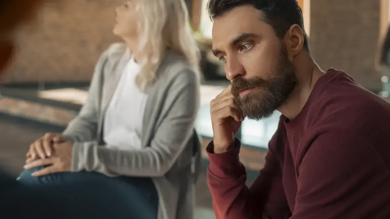 Pensamientos intrusivos: qué son, causas y ejemplos clínicos
